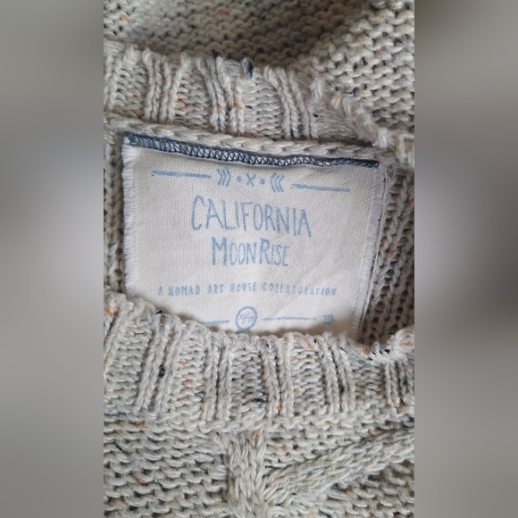 California moonrise size XS cable knit sweater - Picture 6 of 6